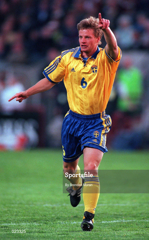28 April 1999; Stefan Schwarz of Sweden during the International friendly match between Republic of Ireland and Sweden at Lansdowne Road in Dublin. Photo By Brendan Moran/Sportsfile
