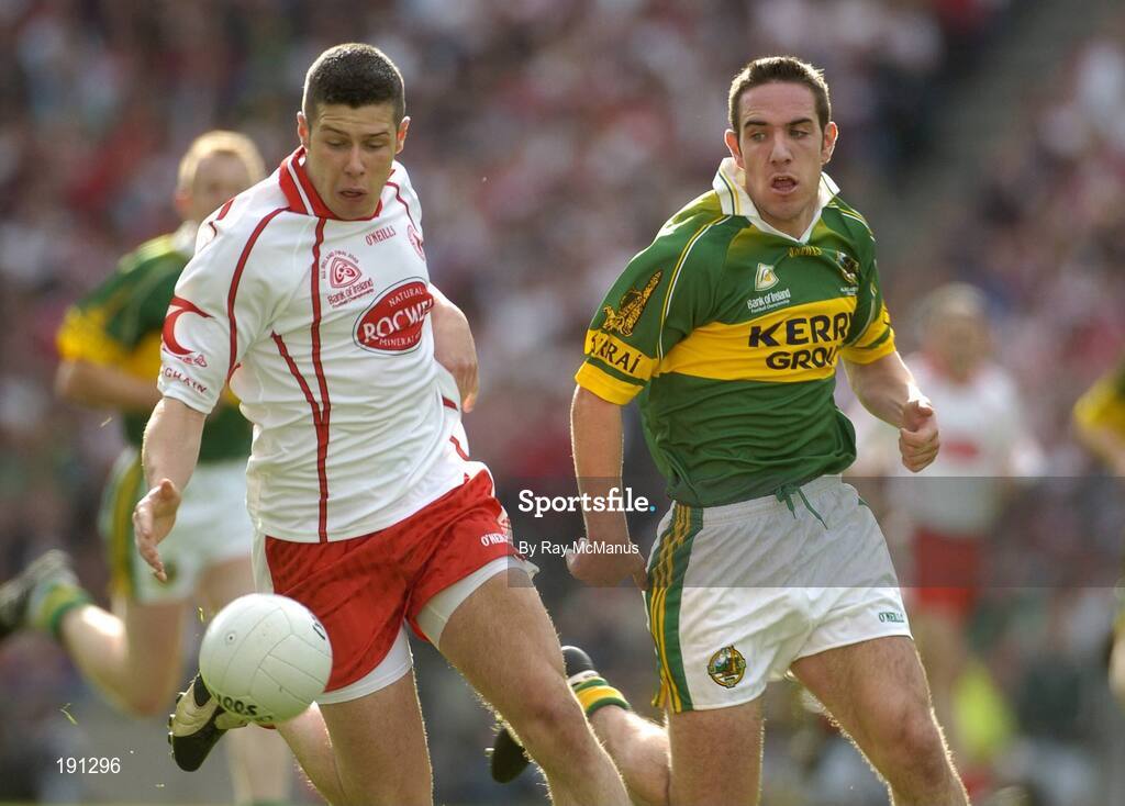 25 September 2005; Sean Cavanagh, Tyrone, in action against Declan O'Sullivan, Kerry. Bank of Ireland All-Ireland Senior Football Championship Final, Kerry v Tyrone, Croke Park, Dublin. Picture credit; Ray McManus / SPORTSFILE *** Local Caption *** Any photograph taken by SPORTSFILE during, or in connection with, the 2005 Bank of Ireland All-Ireland Senior Football Final which displays GAA logos or contains an image or part of an image of any GAA intellectual property, or, which contains images of a GAA player/players in their playing uniforms, may only be used for editorial and non-advertising purposes.  Use of photographs for advertising, as posters or for purchase separately is strictly prohibited unless prior written approval has been obtained from the Gaelic Athletic Association.