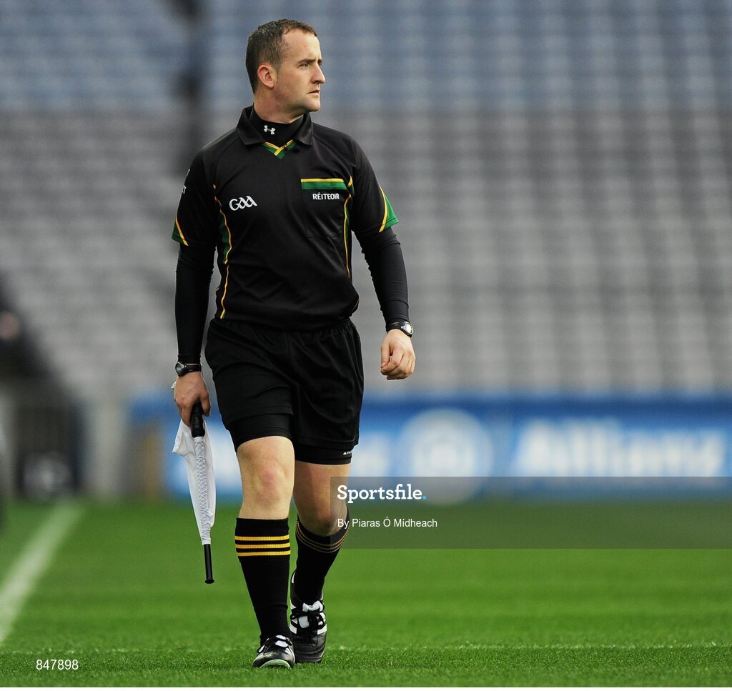 8 March 2014; Linesman Brendan Cawley. Leinster Colleges Senior Football Championship Final, Coláiste Eoin v Marist Athlone. Croke Park, Dublin. Picture credit: Piaras Ó Mídheach / SPORTSFILE