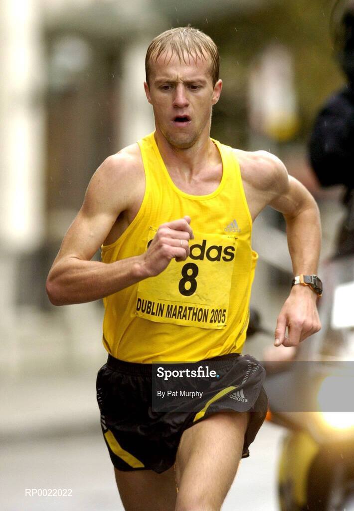31 October 2005; Eventual winner Dmytro Osadchy of the Ukraine in action during the 2005 adidas Dublin City Marathon. Picture credit: Pat Murphy / SPORTSFILE