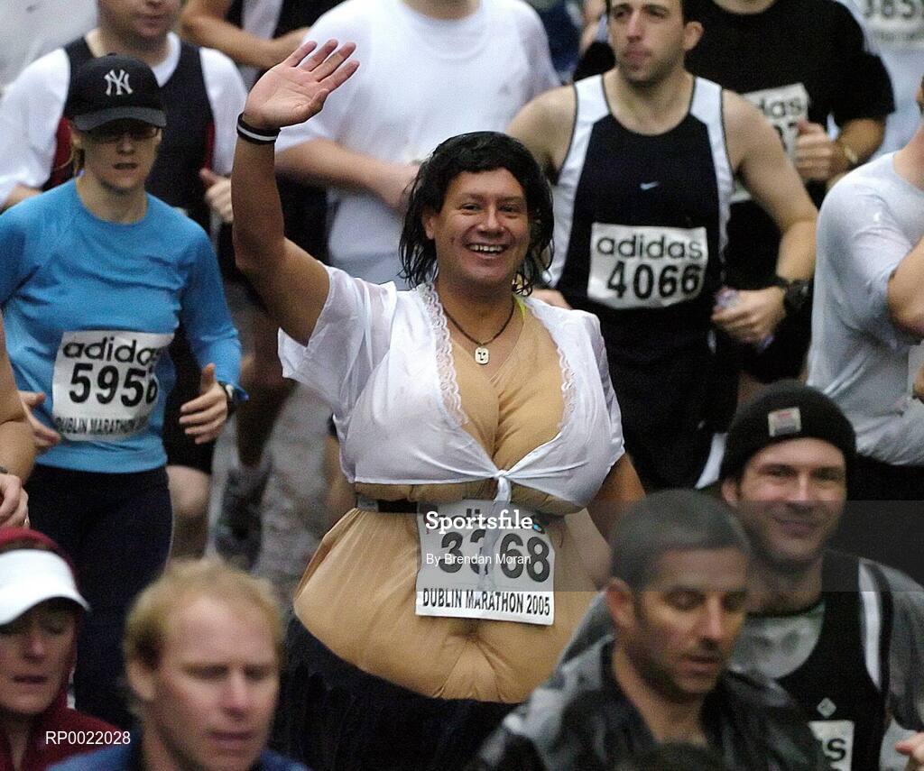 31 October 2005; Victor Acosta from Massachusetts, USA, in action during the 2005 Dublin City Marathon. Picture credit: Brendan Moran / SPORTSFILE