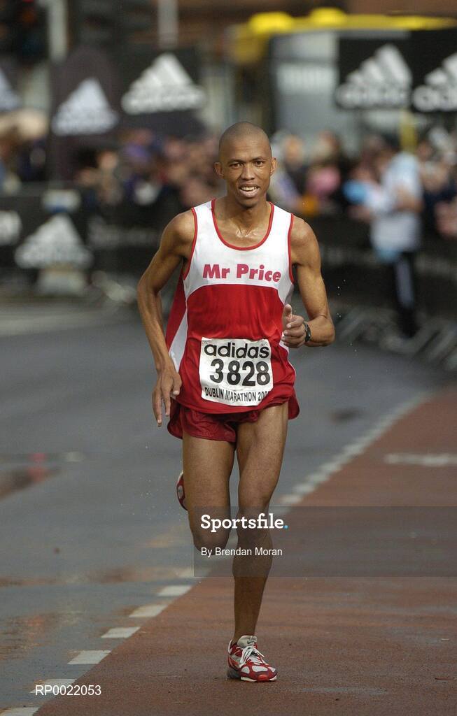 31 October 2005; Neo Molema, South Africa, in action during the 2005 adidas Dublin City Marathon. Picture credit: Brendan Moran / SPORTSFILE