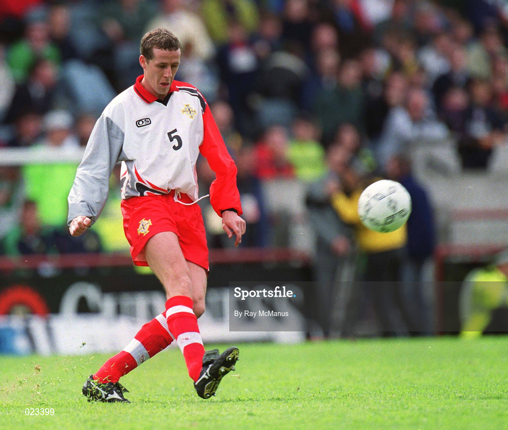29 May 1999; Barry Hunter of Northern Ireland during the International Friendly match between Republic of Ireland and Northern Ireland at Lansdowne Road in Dublin. Photo by Ray McManus/Sportsfile