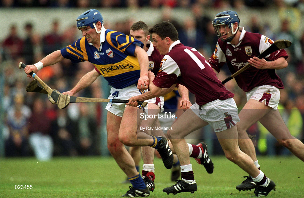 16 May 1999; Conal Bonnar of Tipperary, in action against Ollie Fahey, centre, and Mark Kerins, behind, of Galway during the Church & General National Hurling League Division 1 Final match between Galway and Tipperary at Cusack Park in Ennis, Clare. Photo by Ray McManus/Sportsfile
