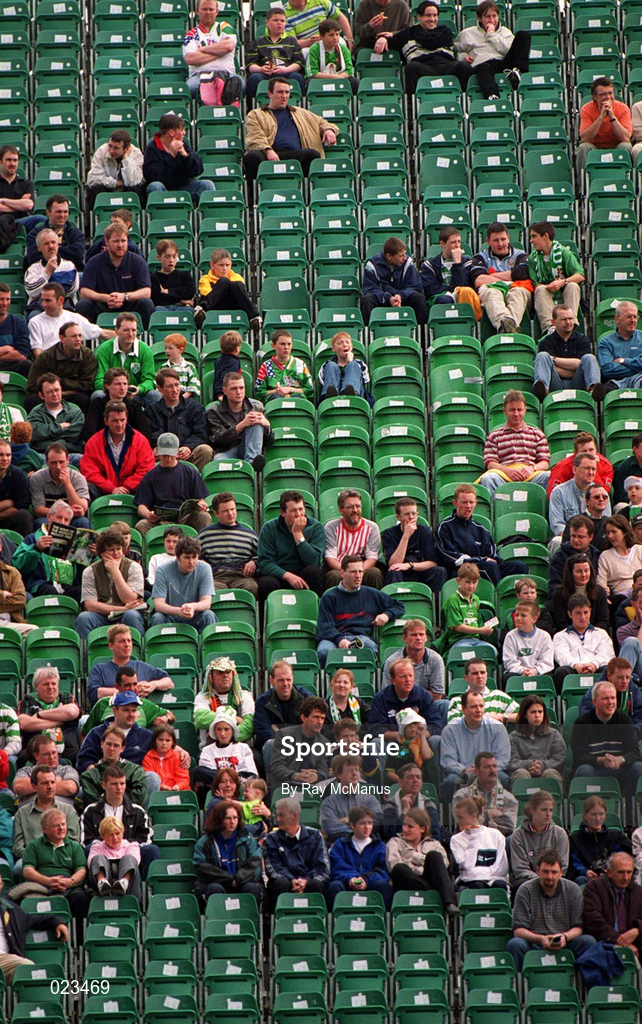 29 May 1999; Republic of Ireland supporters in their seats before the International Friendly match between Republic of Ireland and Northern Ireland at Lansdowne Road in Dublin. Photo by Ray McManus/Sportsfile