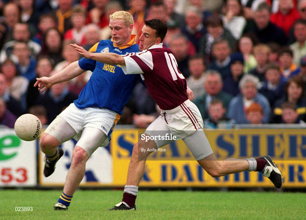 30 May 1999; Niall Sheridan of Longford in action against Damien Healy of Westmeath during the Bank of Ireland Leinster Senior Football Championship 2nd Preliminary Round match between Westmeath and Longford at Cusack Park in Mullingar, Westmeath. Photo by Aoife Rice/Sportsfile