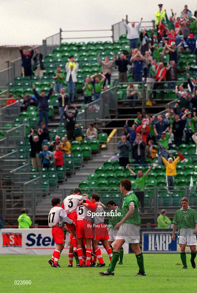 29 May 1999; Northern Ireland players celebrate Danny Griffin's winning goal during the International Friendly match between Republic of Ireland and Northern Ireland at Lansdowne Road in Dublin. Photo by Ray Lohan/Sportsfile