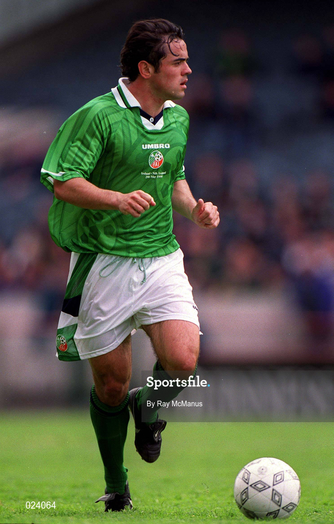 29 May 1999; Stephen Carr of Republic of Ireland during the International Friendly match between Republic of Ireland and Northern Ireland at Lansdowne Road in Dublin. Photo by Ray McManus/Sportsfile