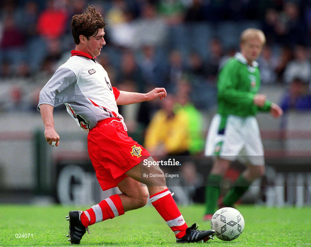 29 May 1999; Stephen Robinson of Northern Ireland during the International Friendly match between Republic of Ireland and Northern Ireland at Lansdowne Road in Dublin. Photo by Damien Eagers/Sportsfile