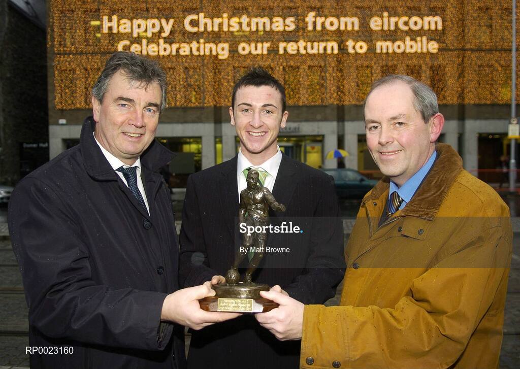 7 December 2005; Roy O'Donovan Cork City, who was presented with the eircom / Soccer Writers Association of Ireland Player of the Month award for November by Padraig Corkery,right, Head of Sponsorship with eircom and Cork City Manager Damien Richardson. Baggot Street, Dublin. Picture credit: Matt Browne / SPORTSFILE