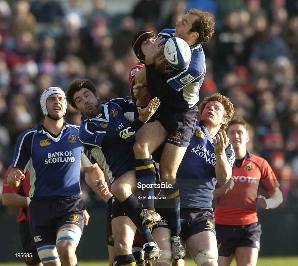 31 December 2005; Girvan Dempsey, Leinster, wins possession ahead of team-mate Brian Blaney and Munster's Denis Leamy. Celtic League 2005-2006, Group A, Leinster v Munster, RDS, Dublin. Picture credit: Matt Browne / SPORTSFILE