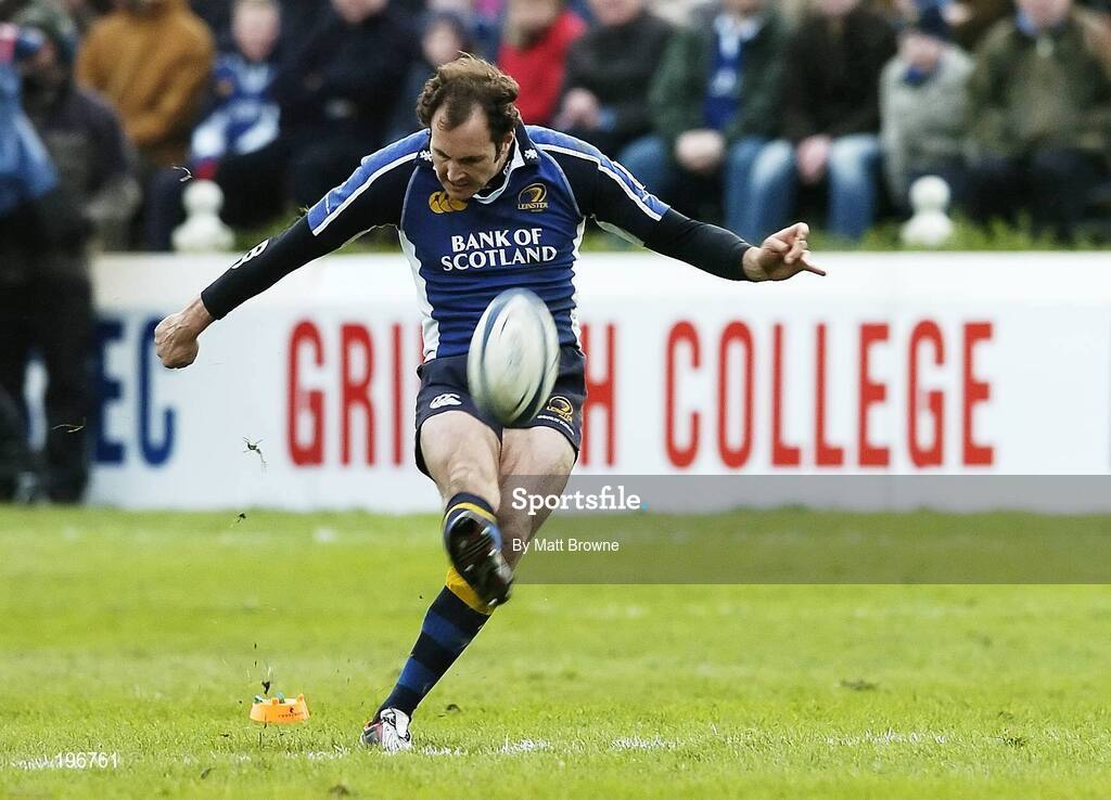 31 December 2005; Girvan Dempsey, Leinster, takes a penalty against Munster. Celtic League 2005-2006, Group A, Leinster v Munster, RDS, Dublin. Picture credit: Matt Browne / SPORTSFILE