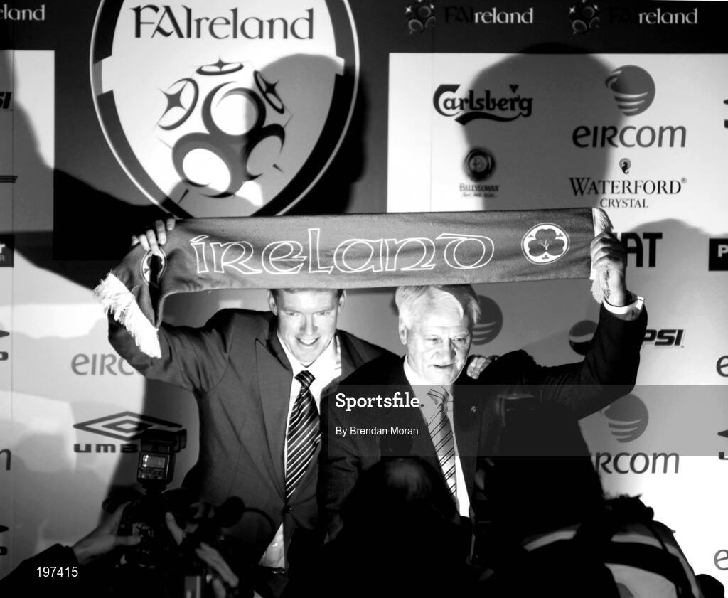 16 January 2006; Steve Staunton, with Sir Bobby Robson, International Football Consultant, at an FAI press conference to confirm his appointment as the new Manager of the Republic of Ireland Senior International Soccer Team. Mansion House, Dublin. Picture credit: Brendan Moran / SPORTSFILE