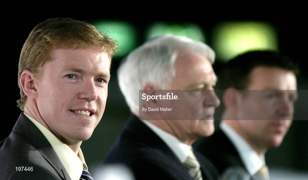 16 January 2006; Steve Staunton with Sir Bobby Robson, International Football Consultant, and Alan Kelly, goalkeeping coach, at an FAI press conference to confirm his appointment as the new Manager of the Republic of Ireland Senior International Soccer Team. Mansion House, Dublin. Picture credit: David Maher / SPORTSFILE