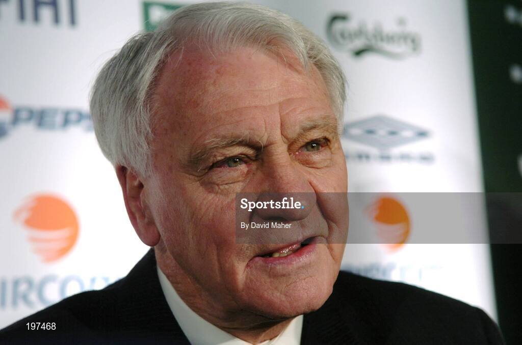 16 January 2006; Sir Bobby Robson, International Football consultant, at an FAI press conference to confirm Steve Staunton appointment as the new Manager of the Republic of Ireland Senior International Soccer Team. Mansion House, Dublin. Picture credit: David Maher / SPORTSFILE