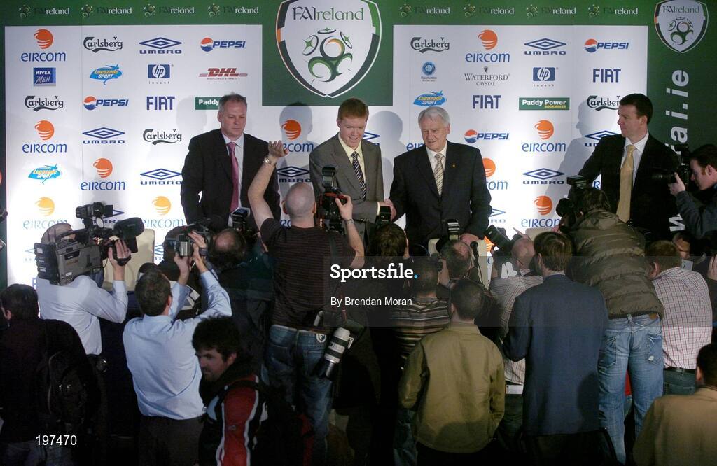 16 January 2006; Steve Staunton, 2nd from left, shakes hands with Sir Bobby Robson, International Football Consultant, at an FAI press conference to confirm Staunton's appointment as the new Manager of the Republic of Ireland Senior International Soccer Team. Mansion House, Dublin. Picture credit: Brendan Moran / SPORTSFILE