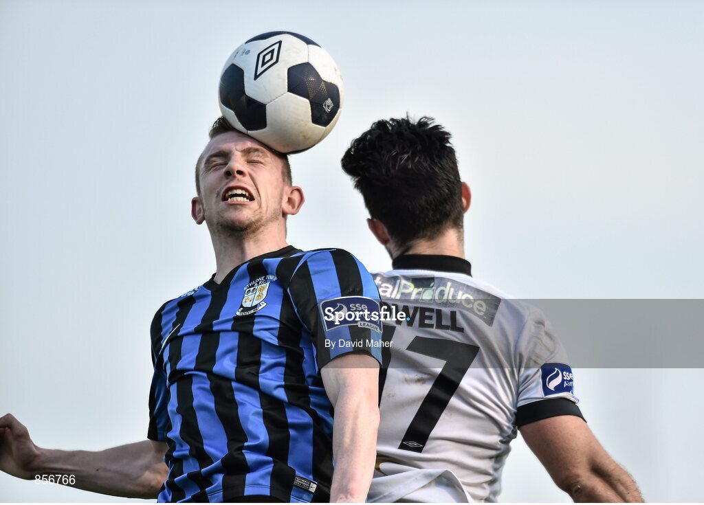 21 April 2014; James O'Brien, Athlone Town, in action against Richie Towell, Dundalk. Airtricity League Premier Division, Athlone Town v Dundalk, Athlone Town Stadium, Athlone, Co. Westmeath. Picture credit: David Maher / SPORTSFILE
