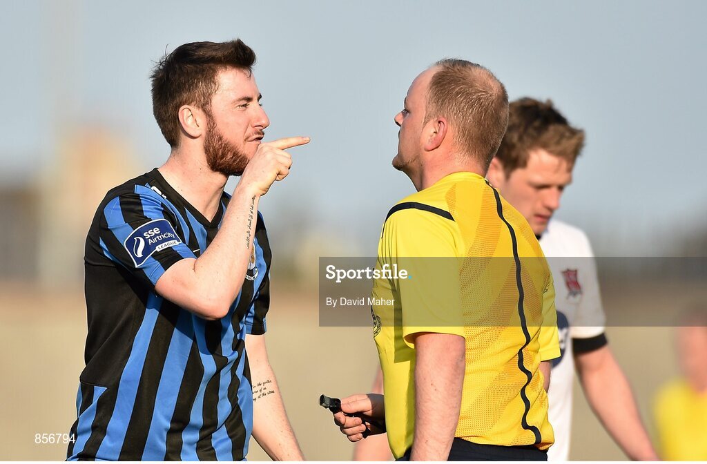 21 April 2014; Sean Byrne, Athlone Town, remonstrates with referee Graham Kelly before being sent off. Airtricity League Premier Division, Athlone Town v Dundalk, Athlone Town Stadium, Athlone, Co. Westmeath. Picture credit: David Maher / SPORTSFILE