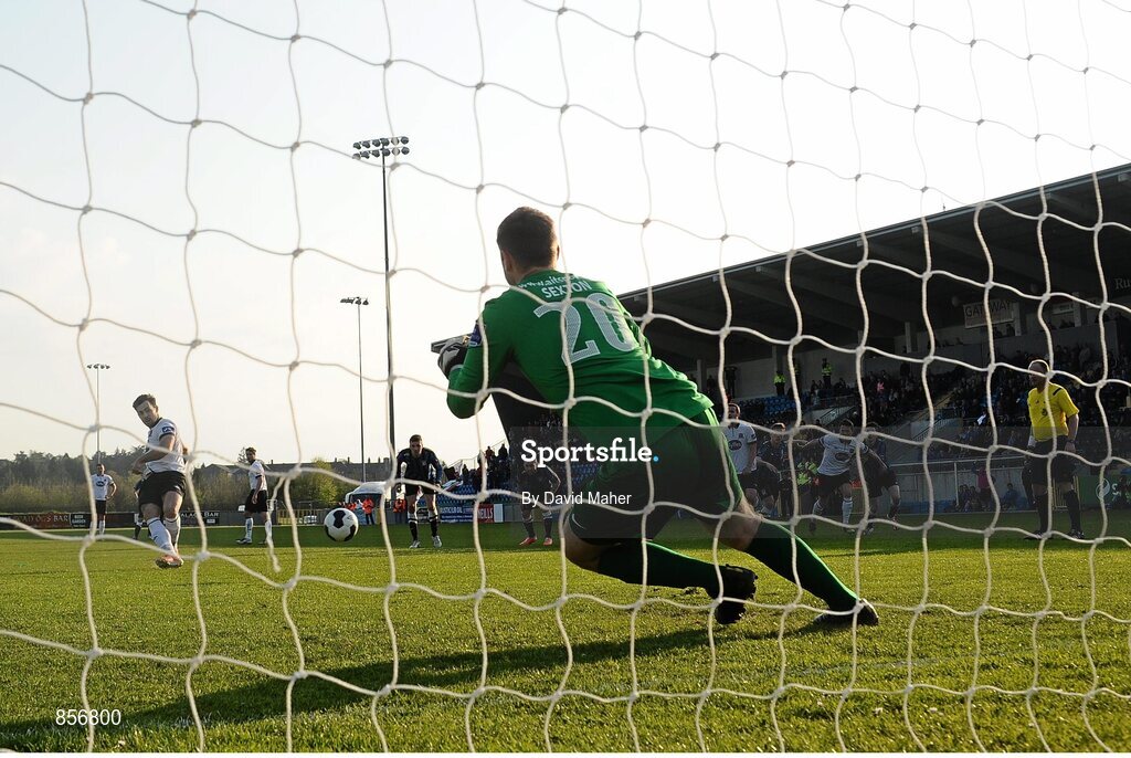 21 April 2014; Richie Towell, Dundalk, beats Athlone Town goalkeeper Craig Sexton from a penalty kick late in the game. Airtricity League Premier Division, Athlone Town v Dundalk, Athlone Town Stadium, Athlone, Co. Westmeath. Picture credit: David Maher / SPORTSFILE