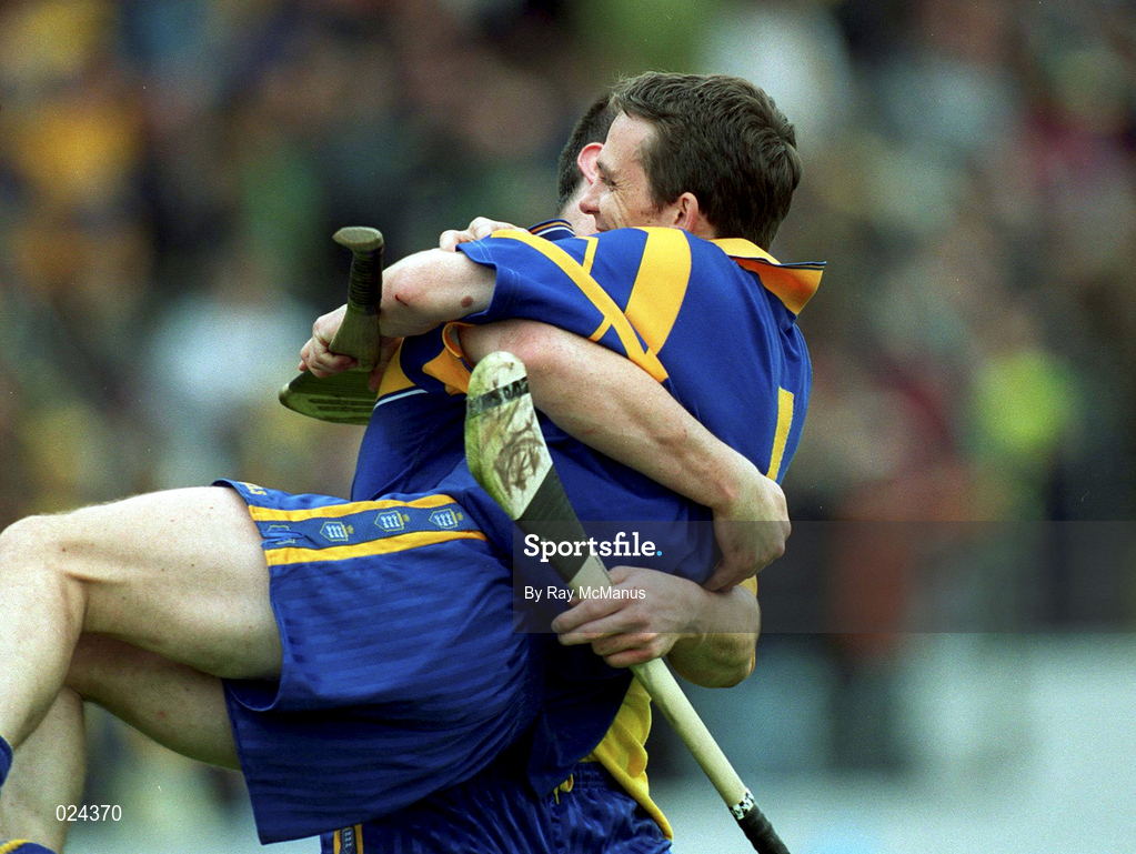 12 June 1999; Ollie Baker, left, and Davy Fitzgerald of Clare celebrate following the Guinness Munster Senior Hurling Championship semi-final replay match between Clare and Tipperary at Páirc Uí Chaoimh in Cork. Photo by Ray McManus/Sportsfile