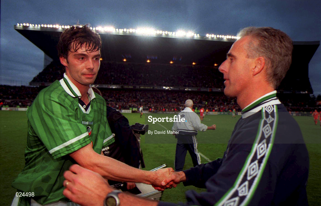 9 June 1999; Republic of Ireland manager Mick McCarthy shakes hands with Gary Breen following the UEFA European Championships Qualifier match between Republic of Ireland and FYR Macedonia at Lansdowne Road in Dublin. Photo by David Maher/Sportsfile