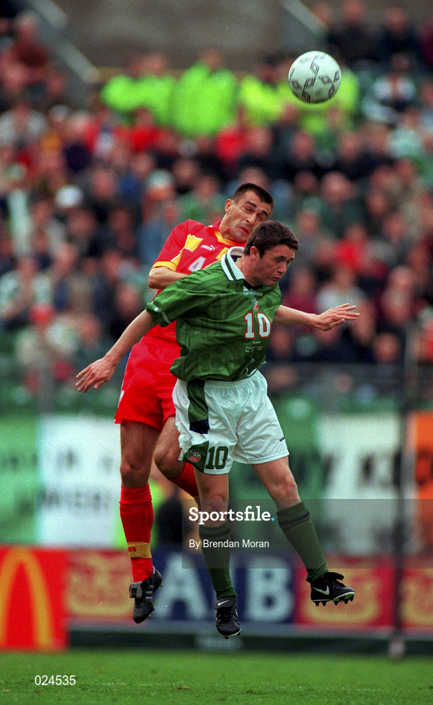 9 June 1999; Robbie Keane of Republic of Ireland in action against Milan Stojanovski of FYR Macedonia during the UEFA European Championships Qualifier match between Republic of Ireland and FYR Macedonia at Lansdowne Road in Dublin. Photo by Brendan Moran/Sportsfile