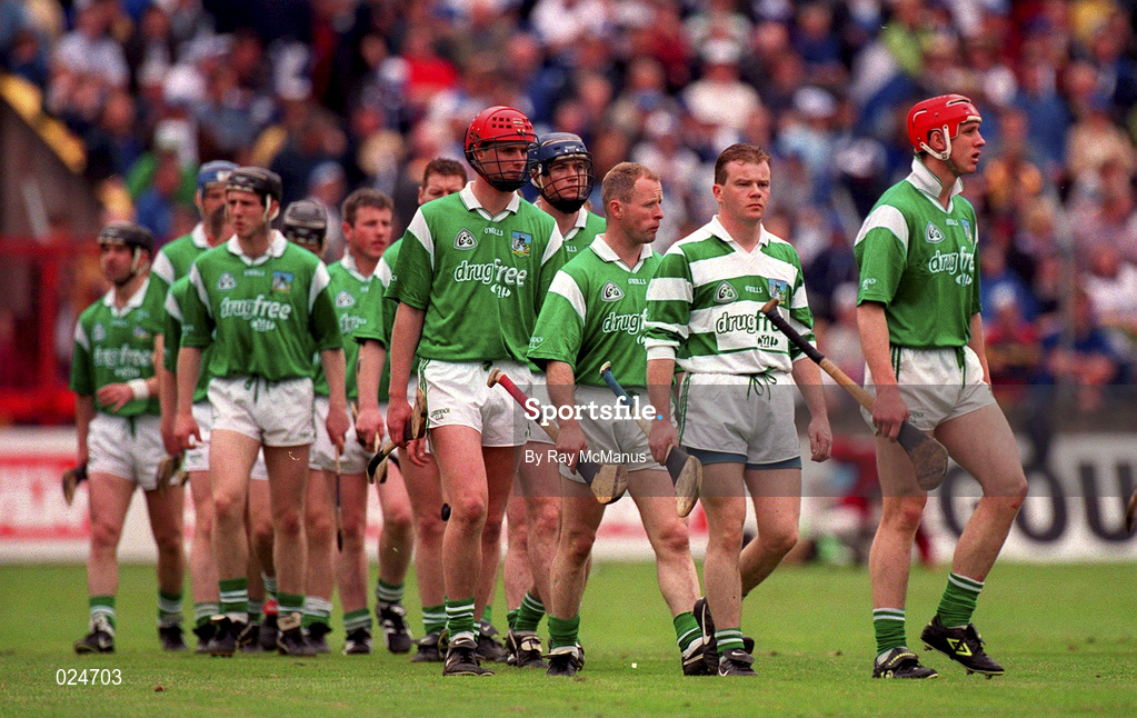 30 May 1999; The Limerick team parade ahead of the Guinness Munster Senior Hurling Championship quarter-final match between Limerick and Waterford at Páirc Uí Chaoimh in Cork. Photo by Ray McManus/Sportsfile
