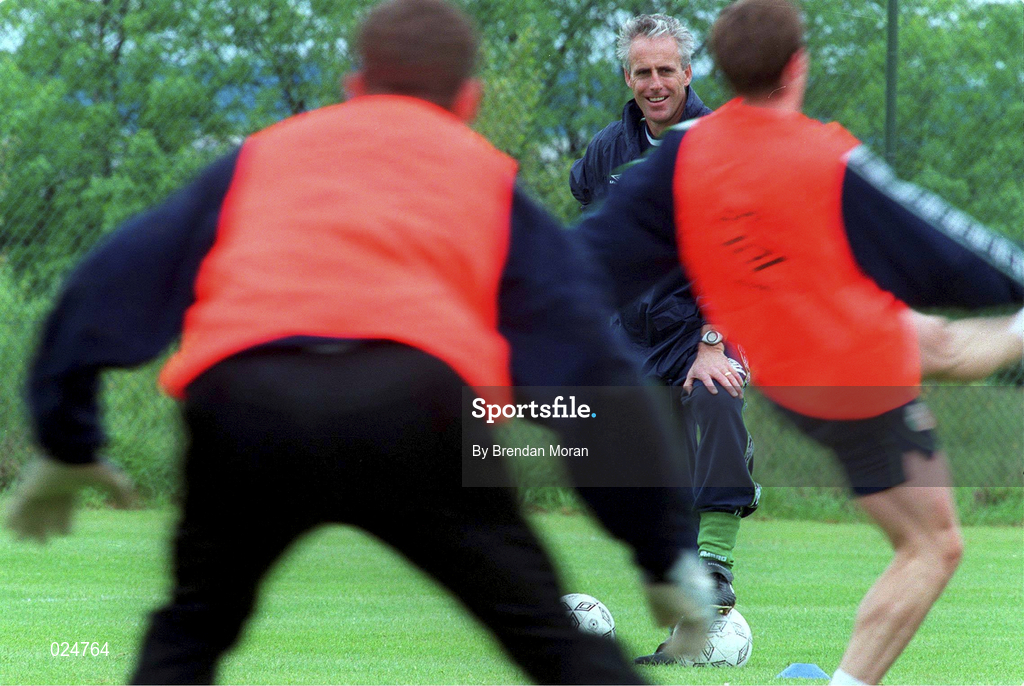28 May 1999; Manager Mick McCarthy during a Republic of Ireland training session at AUL Grounds in Clonshaugh, Dublin. Photo by Brendan Moran/Sportsfile