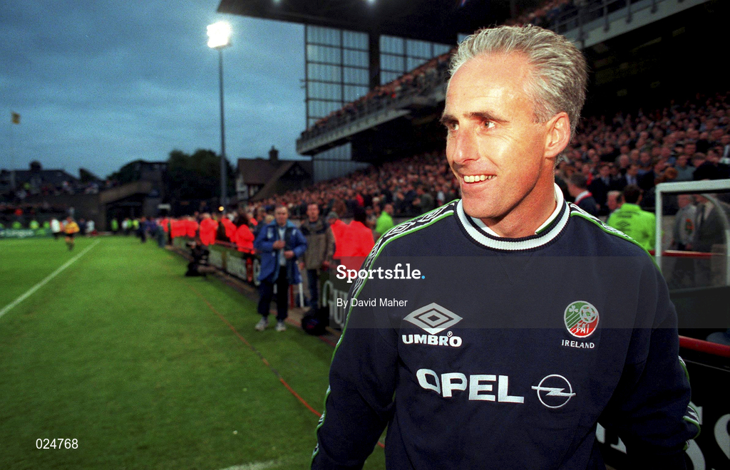 9 June 1999; Republic of Ireland manager Mick McCarthy celebrates following the UEFA European Championships Qualifier match between Republic of Ireland and FYR Macedonia at Lansdowne Road in Dublin. Photo by David Maher/Sportsfile