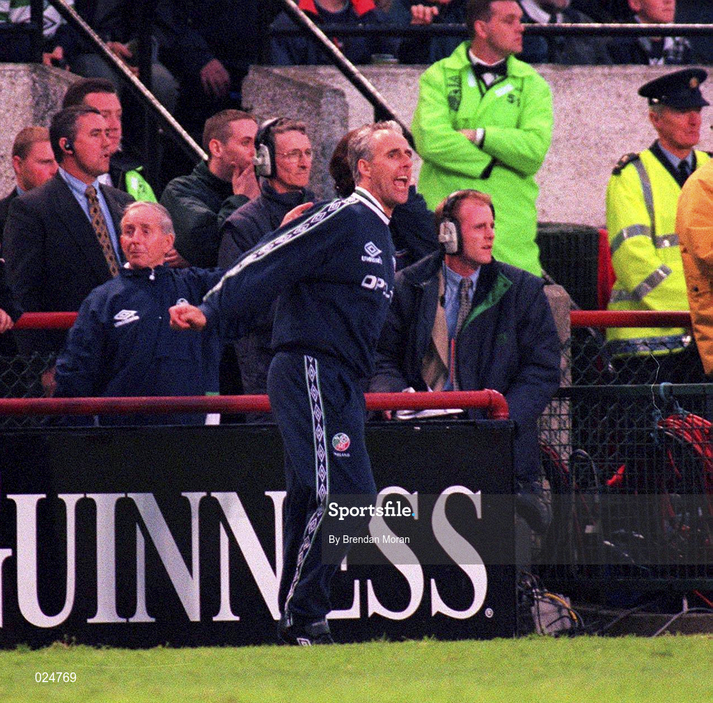 9 June 1999; Republic of Ireland manager Mick McCarthy during the UEFA European Championships Qualifier match between Republic of Ireland and FYR Macedonia at Lansdowne Road in Dublin. Photo by Brendan Moran/Sportsfile