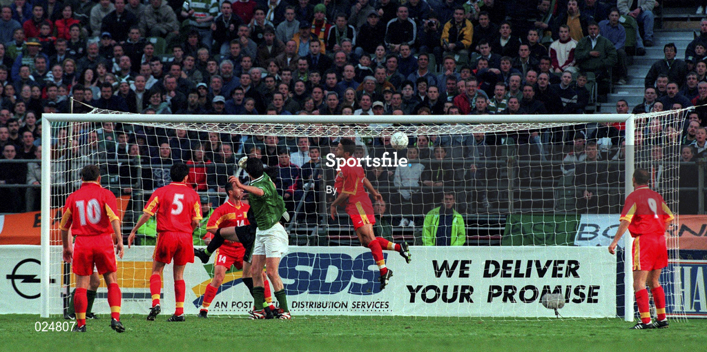 9 June 1999; Niall Quinn of Republic of Ireland heads his side's first and winning goal during the UEFA European Championships Qualifier match between Republic of Ireland and FYR Macedonia at Lansdowne Road in Dublin. Photo by Ray Lohan/Sportsfile