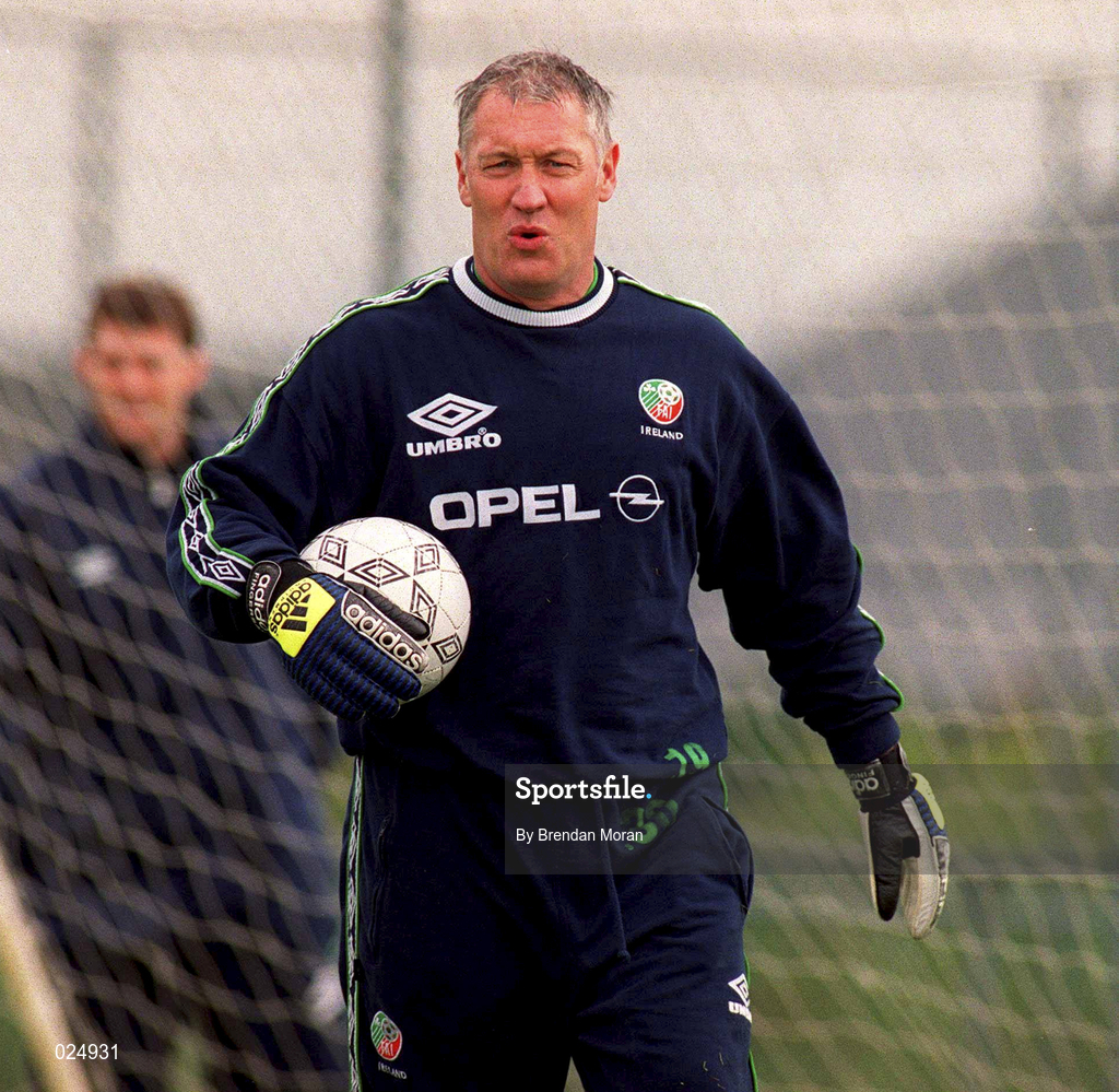 28 May 1999; Seamus McDonagh during a Republic of Ireland training session at AUL Grounds in Clonshaugh, Dublin. Photo by Brendan Moran/Sportsfile