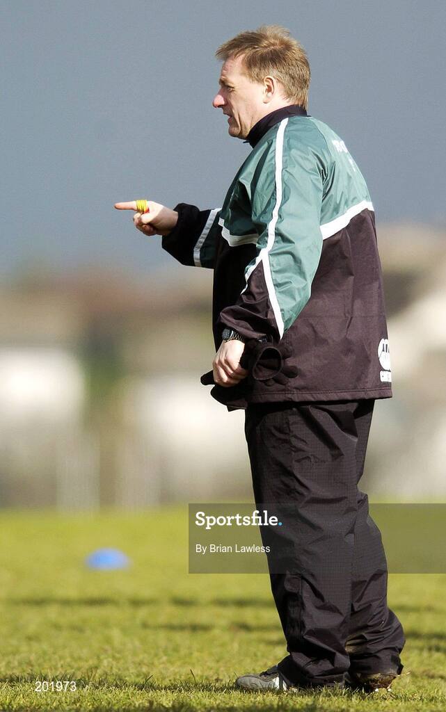 28 February 2006; Eddie O'Sullivan during Ireland rugby squad training. St. Gerard's School, Bray, Co. Wicklow. Picture credit: Brian Lawless / SPORTSFILE