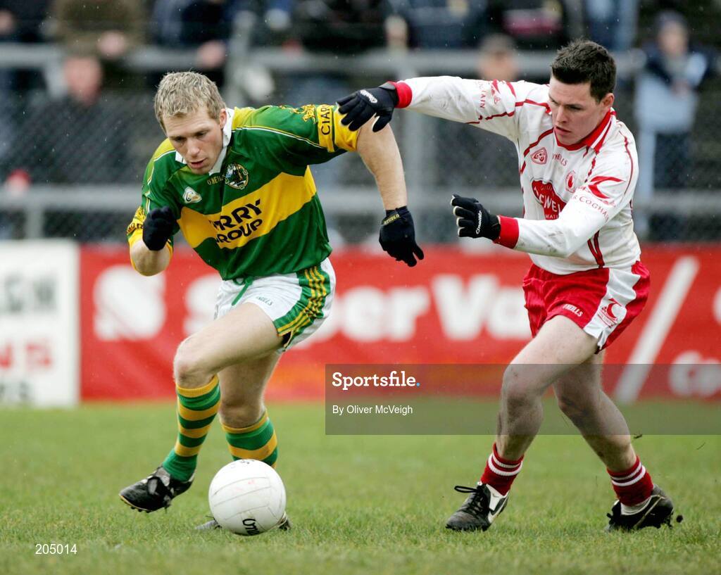 26 March 2006; Darren O Sullivan, Kerry, is tackled by Conor Gormley, Tyrone. Allianz National Football League, Division 1A, Round 6, Tyrone v Kerry, Healy Park, Omagh, Co. Tyrone. Picture credit: Oliver McVeigh / SPORTSFILE