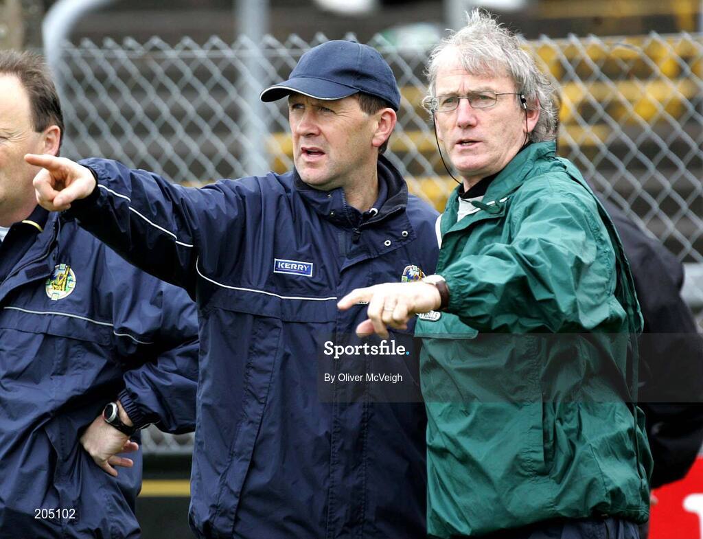 26 March 2006; Kerry Manager Jack O'Connor in conversation with Ger Lynch during the game. Allianz National Football League, Division 1A, Round 6, Tyrone v Kerry, Healy Park, Omagh, Co. Tyrone. Picture credit: Oliver McVeigh / SPORTSFILE
