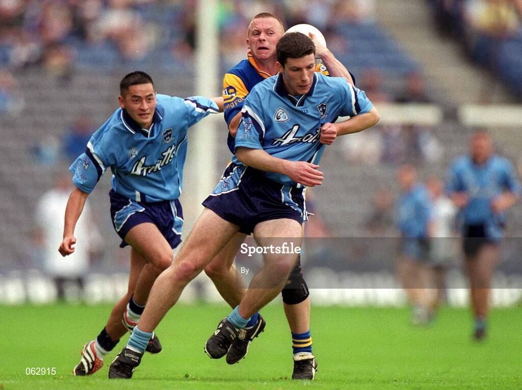 27 May 2001; Martin Mulleady, Longford, in action against Colin Moran and Jason Sherlock, Dublin. Dublin v Longford, Leinster Senior Football Championship, Croke Park, Dublin. Picture credit; Brendan Moran / SPORTSFILE