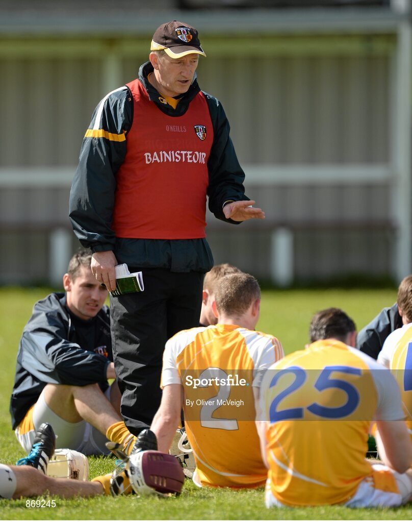 11 May 2014; Antrim manager Kevin Ryan speaks to his players after the game. GAA All-Ireland Senior Hurling Championship Qualifier Group, Round 3, Antrim v London, Ballycastle, Co. Antrim. Picture credit: Oliver McVeigh / SPORTSFILE
