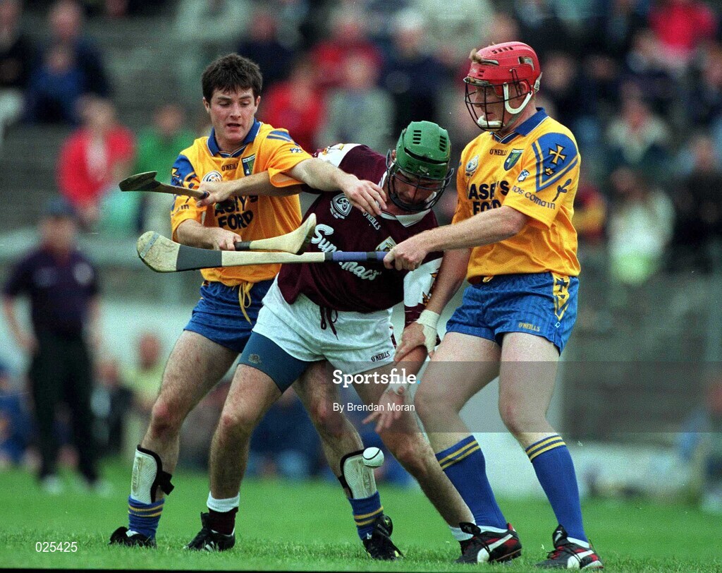 10 July 1999; Fergus Flynn of Galway, in action against Marty Healy, left, and Adrian Kelly of Roscommon during the Connacht Senior Hurling Championship Final match between Roscommon and Galway at Dr Hyde Park in Roscommon. Photo by Brendan Moran/Sportsfile