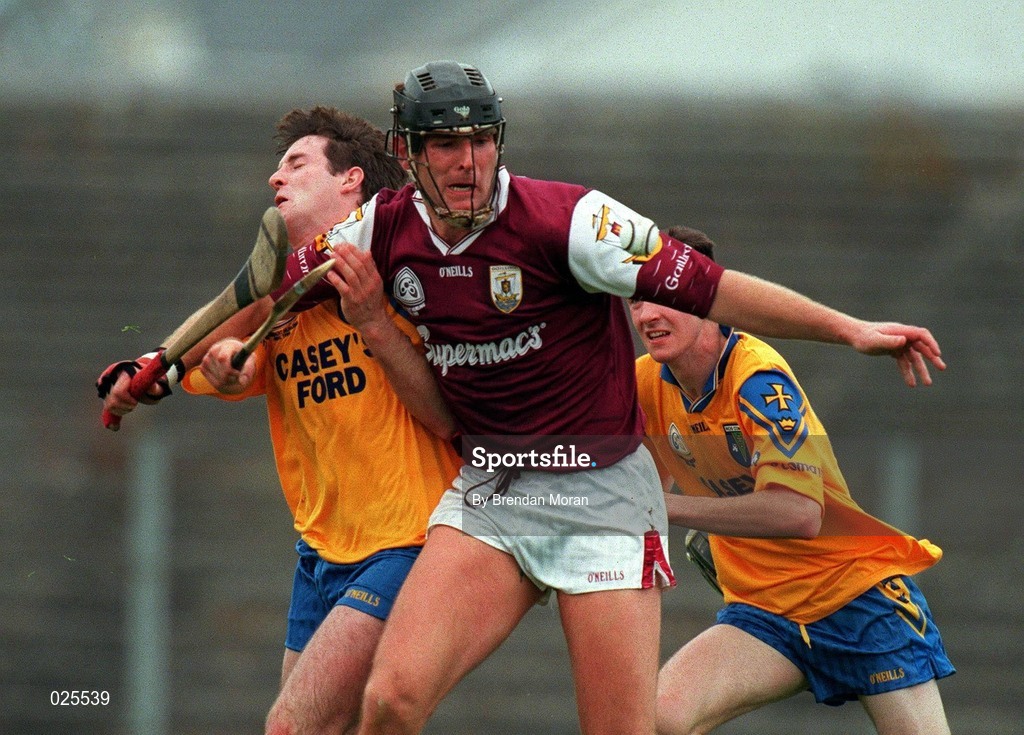 10 July 1999; Joe Rabbitte of Galway in action against Marty Healy, left, and Liam Murray of Roscommon during the Connacht Senior Hurling Championship Final match between Roscommon and Galway at Dr Hyde Park in Roscommon. Photo by Brendan Moran/Sportsfile