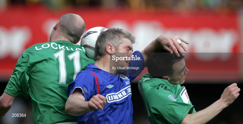 6 May 2006; Darren Lockhart and Michael Halliday, Glentoran, in action against William Murphy, Linfield. Nationwide Irish Cup final, Glentoran v Linfield, Windsor Park, Belfast. Picture credit: Oliver McVeigh / SPORTSFILE