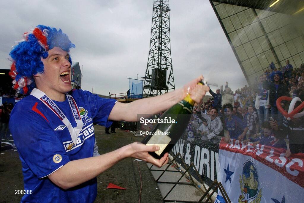 6 May 2006; Andrew Hunter, Linfield, celebrates at the end of the game. Nationwide Irish Cup final, Glentoran v Linfield, Windsor Park, Belfast. Picture credit: David Maher / SPORTSFILE