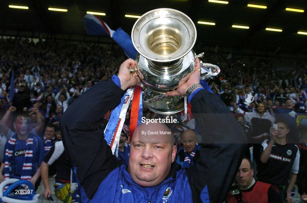 6 May 2006; Linfield manager David Jeffrey celebrates at the end of the game. Nationwide Irish Cup final, Glentoran v Linfield, Windsor Park, Belfast. Picture credit: David Maher / SPORTSFILE
