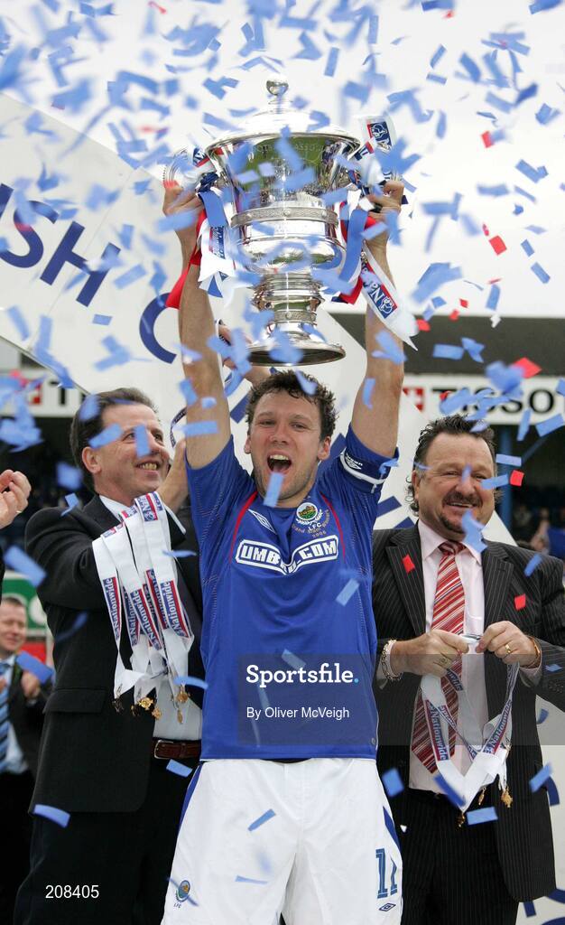 6 May 2006; Linfield captain Noel Baille lifts the cup. Nationwide Irish Cup final, Glentoran v Linfield, Windsor Park, Belfast. Picture credit: Oliver McVeigh / SPORTSFILE