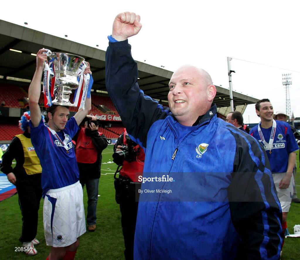 6 May 2006; Linfield's manager David Jeffrey. Nationwide Irish Cup final, Glentoran v Linfield, Windsor Park, Belfast. Picture credit: Oliver McVeigh / SPORTSFILE