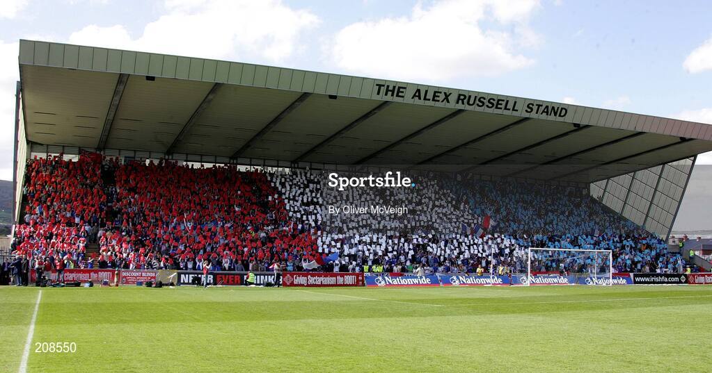 6 May 2006; The Linfield's supporters show their colours. Nationwide Irish Cup final, Glentoran v Linfield, Windsor Park, Belfast. Picture credit: Oliver McVeigh / SPORTSFILE