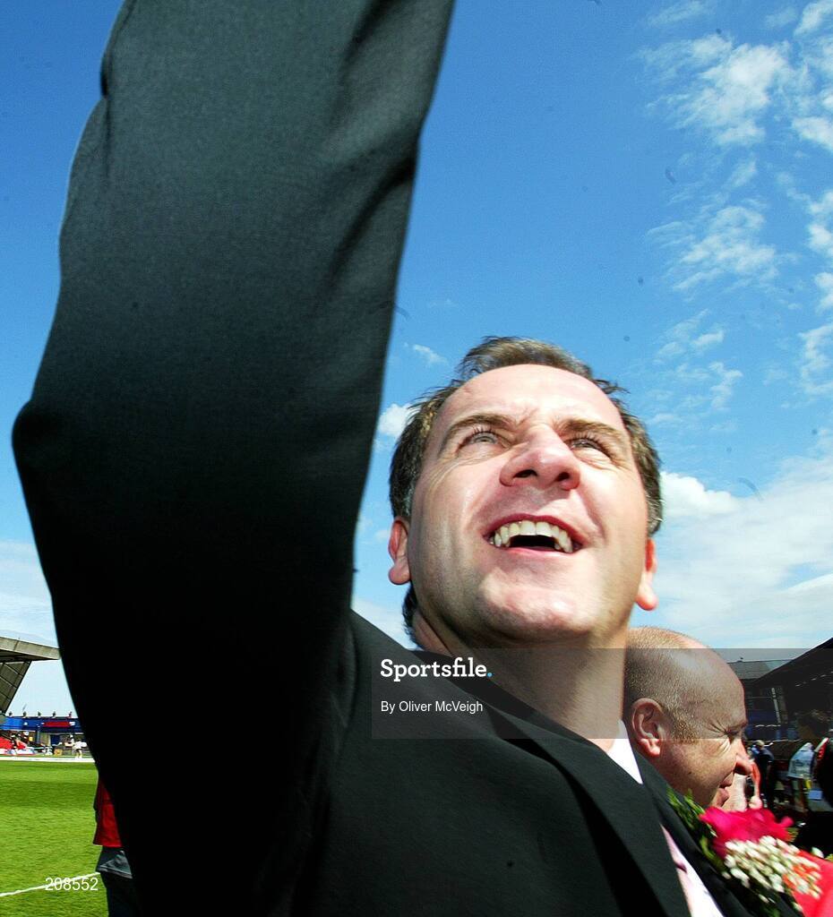 6 May 2006; Glentoran's manager Paul Millar Nationwide Irish Cup final, Glentoran v Linfield, Windsor Park, Belfast. Picture credit: Oliver McVeigh / SPORTSFILE