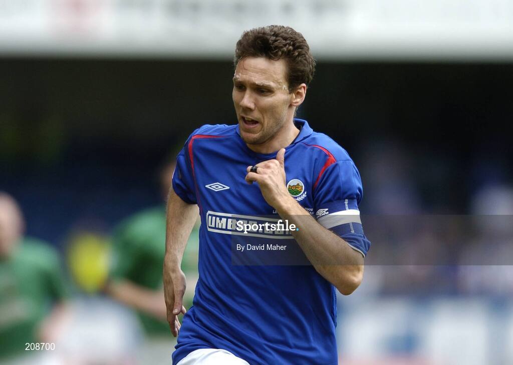 6 May 2006; Noel Bailie, Linfield. Nationwide Irish Cup final, Glentoran v Linfield, Windsor Park, Belfast. Picture credit: David Maher / SPORTSFILE