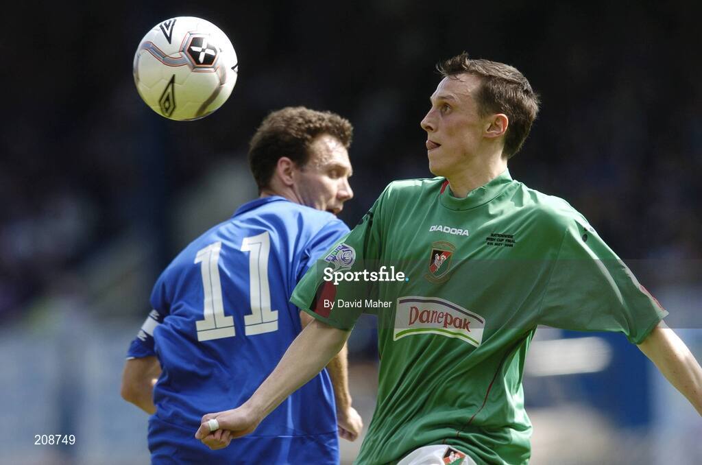 6 May 2006; Michael Halliday, Glentoran. Nationwide Irish Cup final, Glentoran v Linfield, Windsor Park, Belfast. Picture credit: David Maher / SPORTSFILE