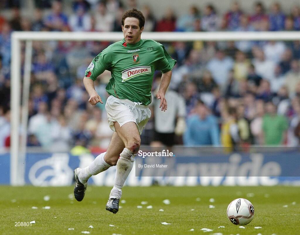 6 May 2006; Sean Ward, Glentoran. Nationwide Irish Cup final, Glentoran v Linfield, Windsor Park, Belfast. Picture credit: David Maher / SPORTSFILE