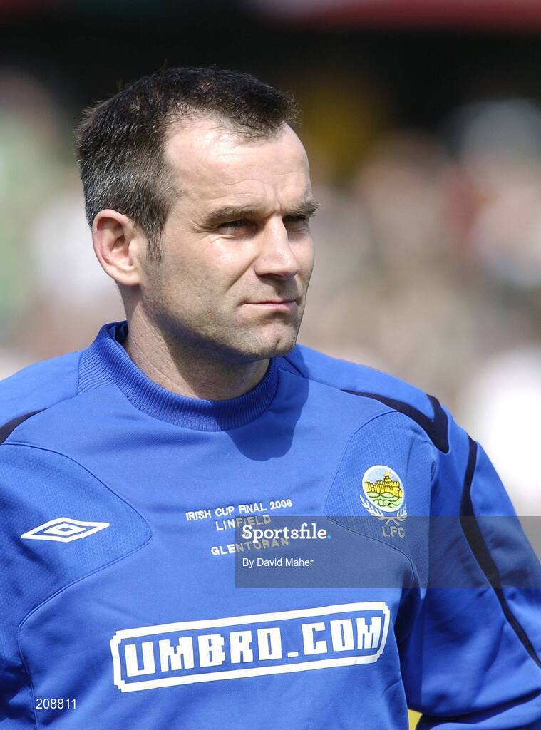 6 May 2006; Glenn Ferguson, Linfield. Nationwide Irish Cup final, Glentoran v Linfield, Windsor Park, Belfast. Picture credit: David Maher / SPORTSFILE